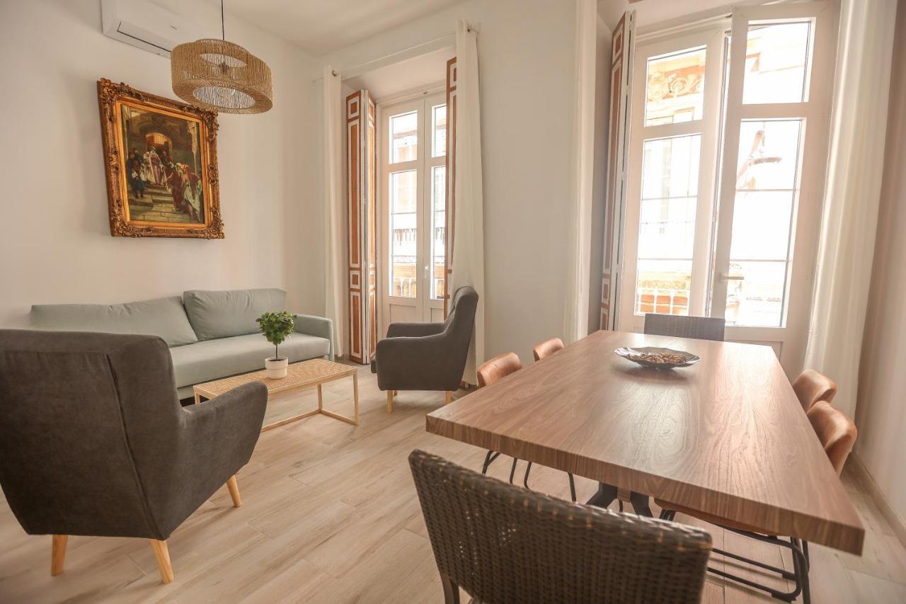 Apartamentos Catedral مالقة المظهر الخارجي الصورة