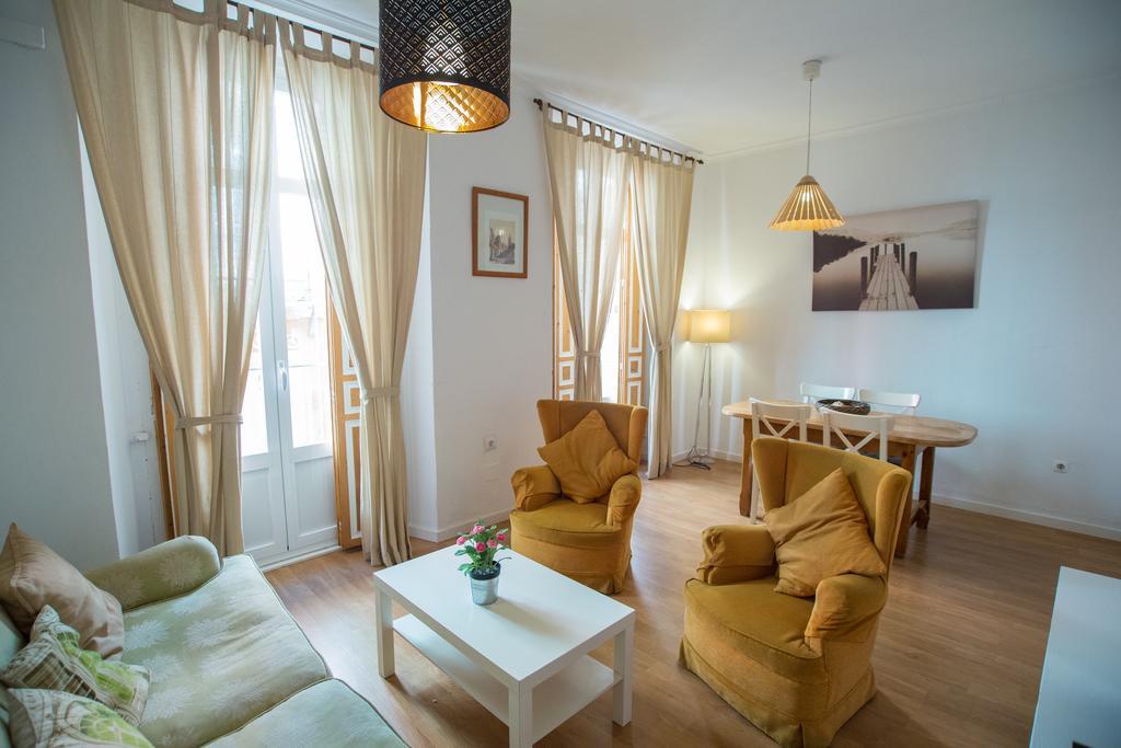 Apartamentos Catedral مالقة المظهر الخارجي الصورة